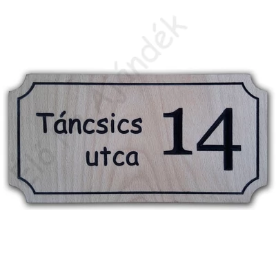 Fából készült utcatábla